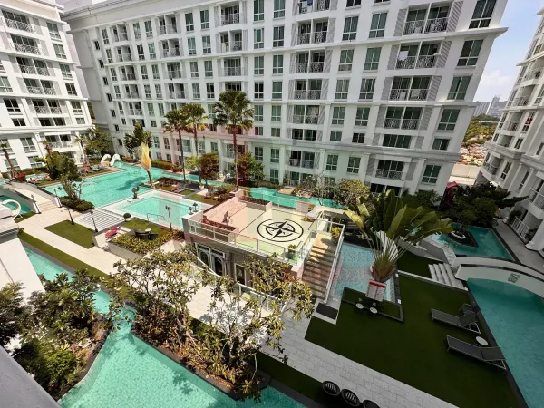 Orient Pool View Corner 1 Bedroom for Rent